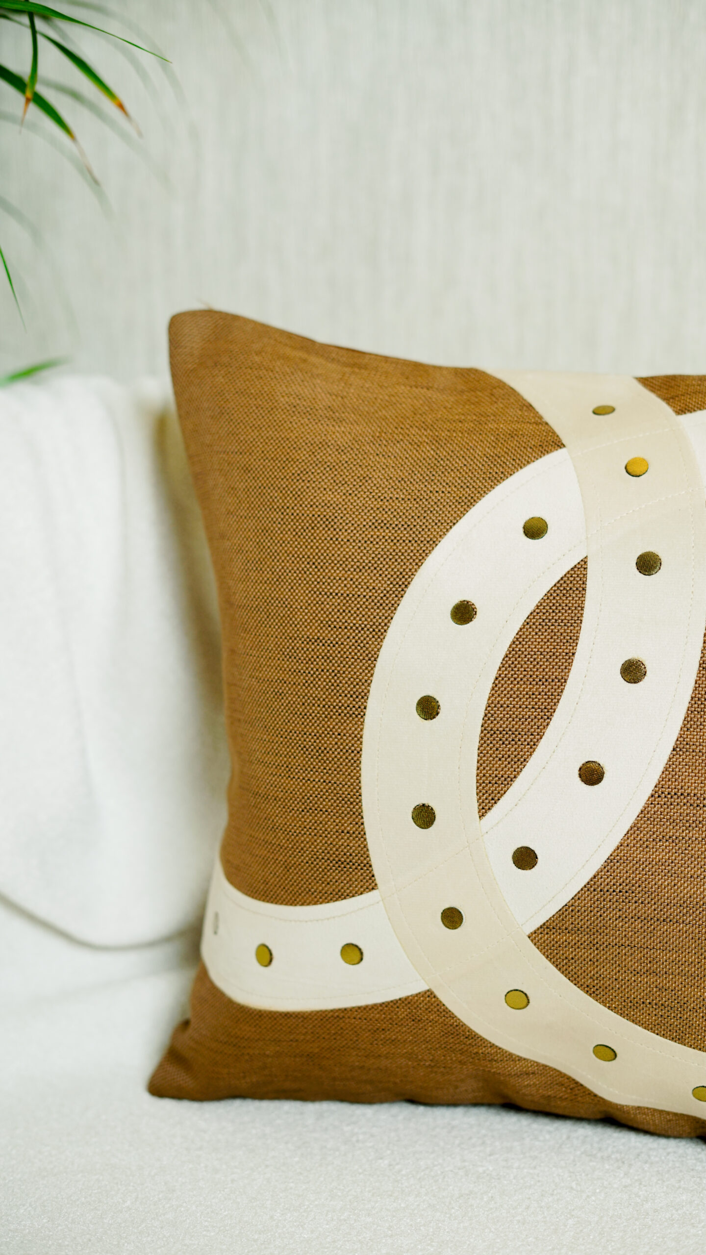 C dot cushion cover