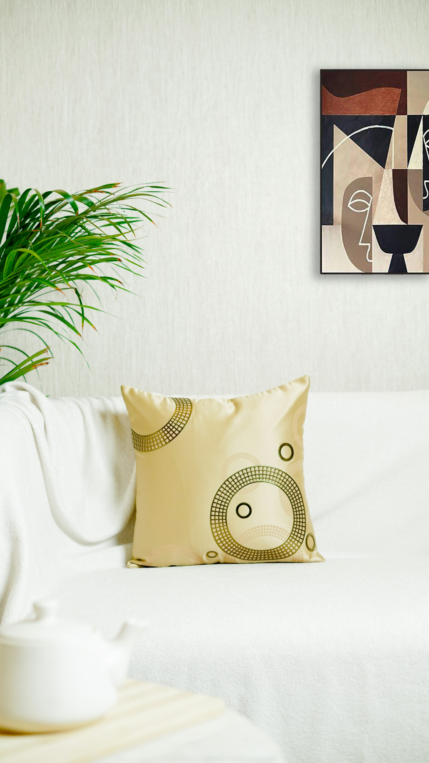 Decor N More Luxe Geometry Collection – Metallic Circle Cushion Cover